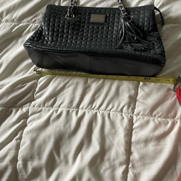 Calvin Klein Quilted Handbag. Lots of Compartments. - Picture 10 of 15